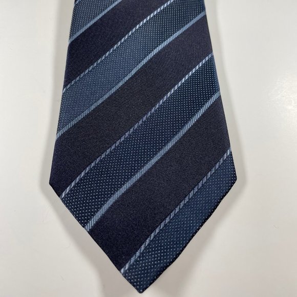 EUC Silk Giorgio Armani Tie W/Blue Diagonal Stripes - Picture 1 of 6